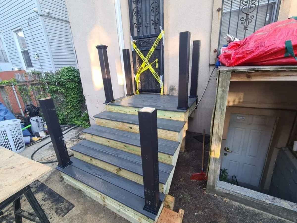 backyard-entry-steps-and-platform